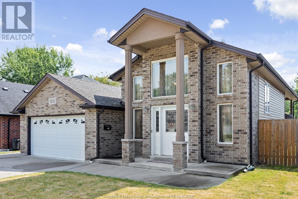 2131 Longfellow Ave, Windsor, ON N9B 3J5