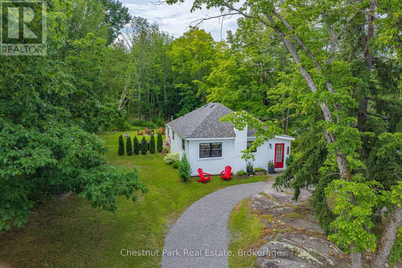 1011 United Church Rd, Muskoka Lakes, ON P0C 1H0