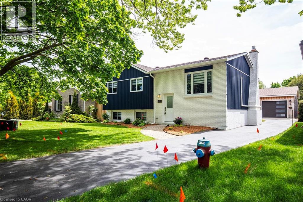 689 Macyoung Dr, Kincardine, ON N2Z 1T1