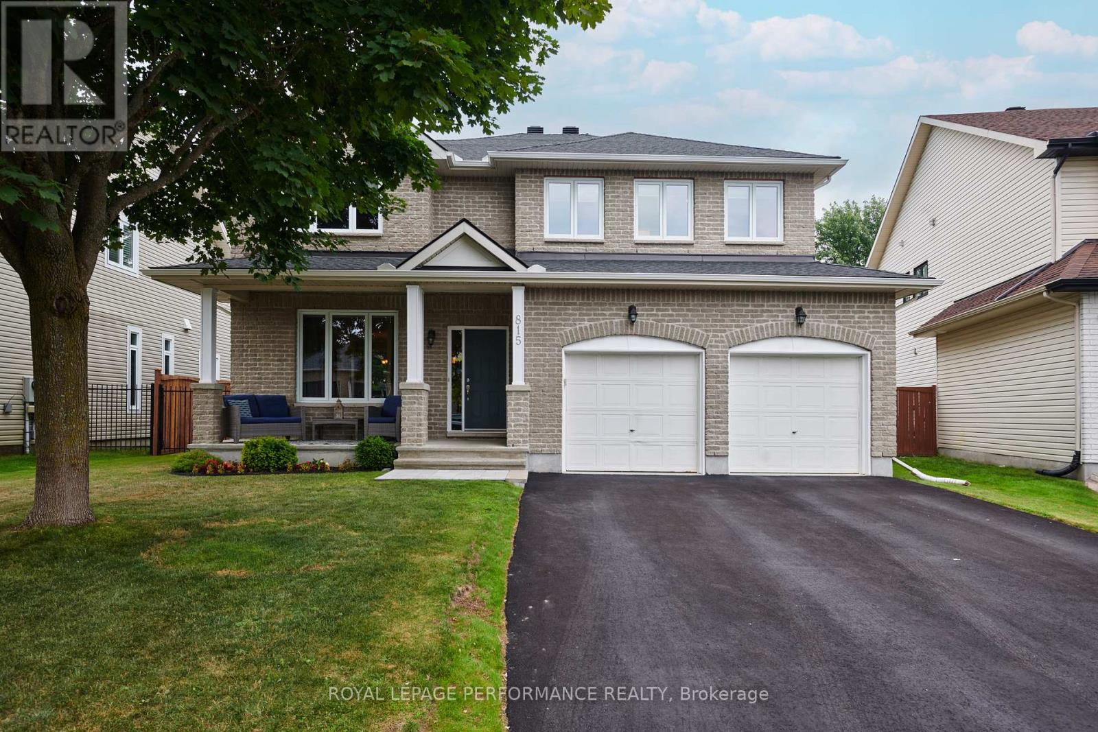 815 Long Point Cir, Ottawa, ON K1T 4H6
