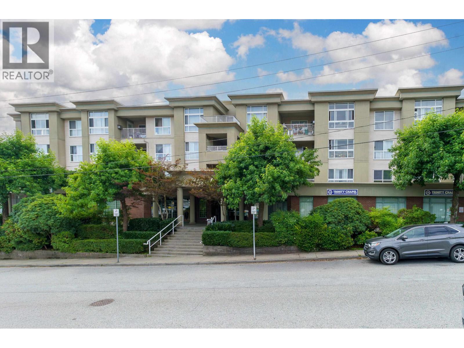 22230 N Avenue Unit 401, Maple Ridge, BC V2X 2L5