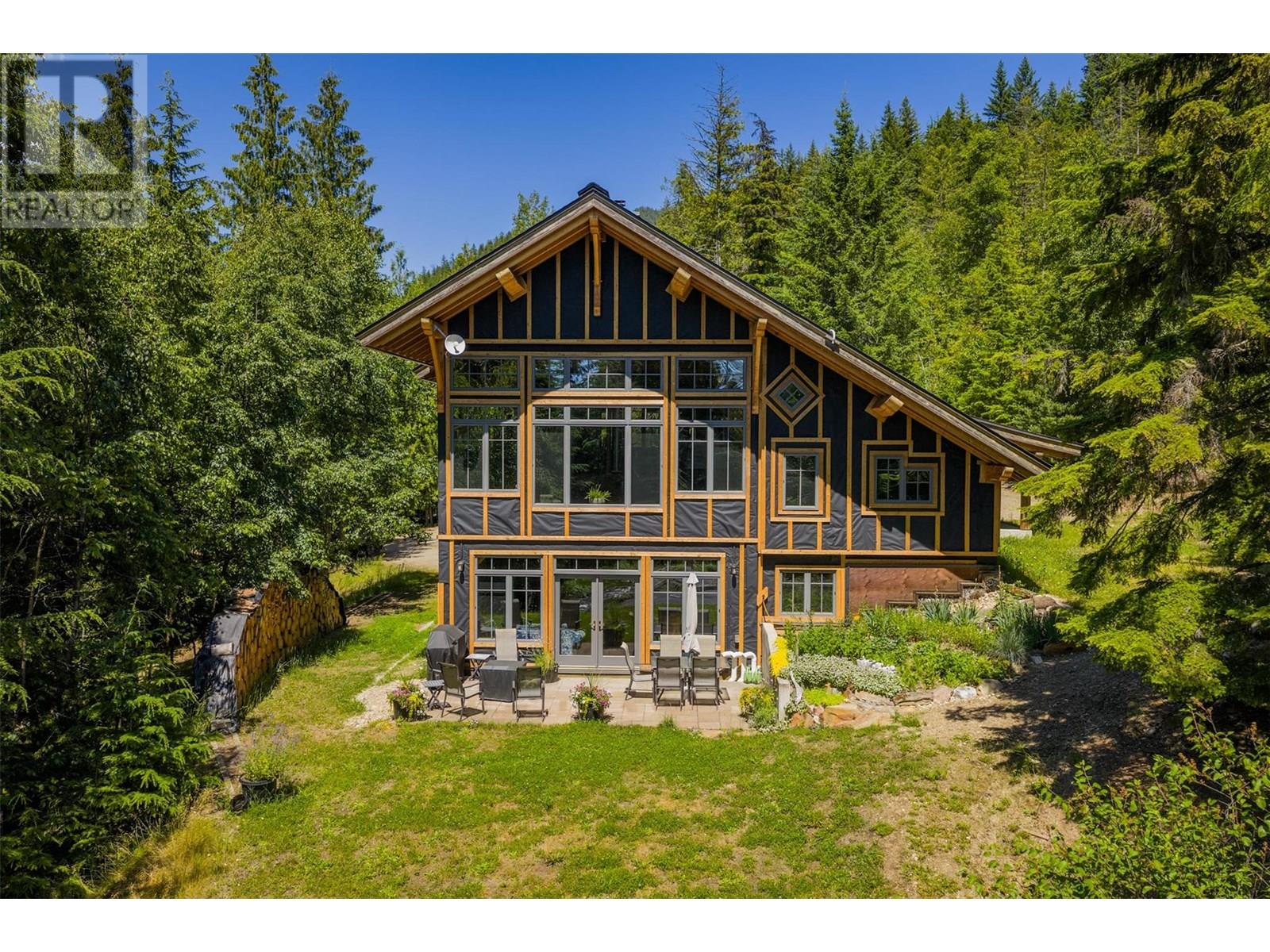 282 Duncan Dam Site Haul Rd, Meadow Creek, BC V0G 1N0