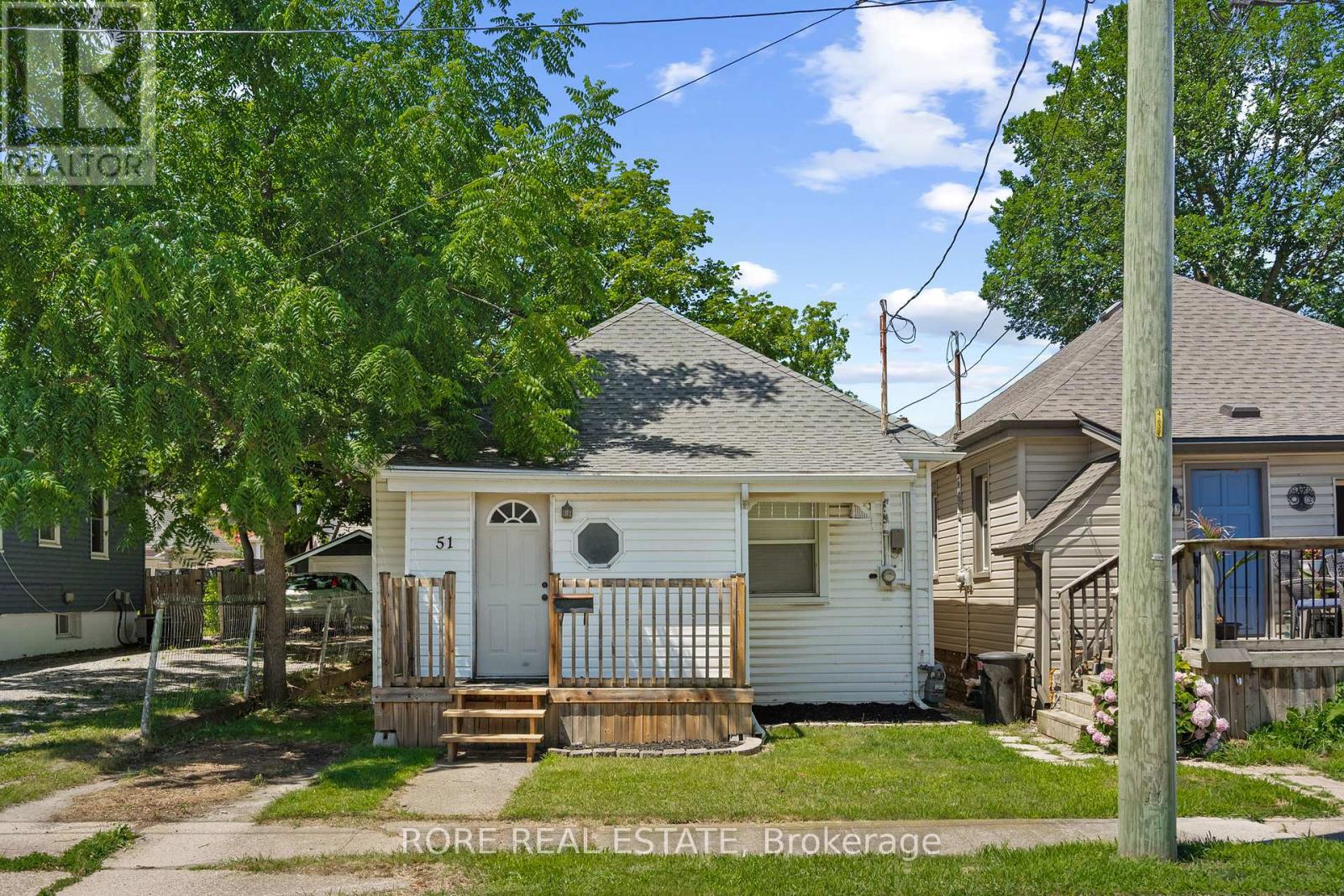 51 Alexander St, Welland, ON L3B 2R3