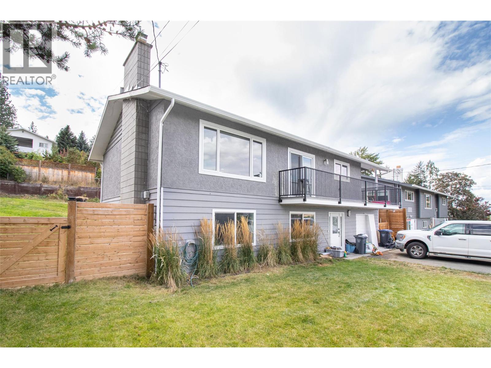 2160 Lynrick Rd, Kelowna, BC V1P 1G4