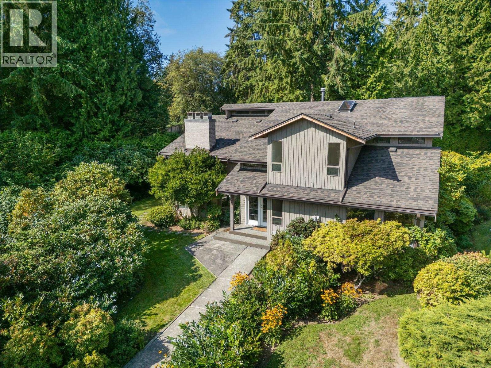 384 Mathers Ave, West Vancouver, BC V7S 1H3
