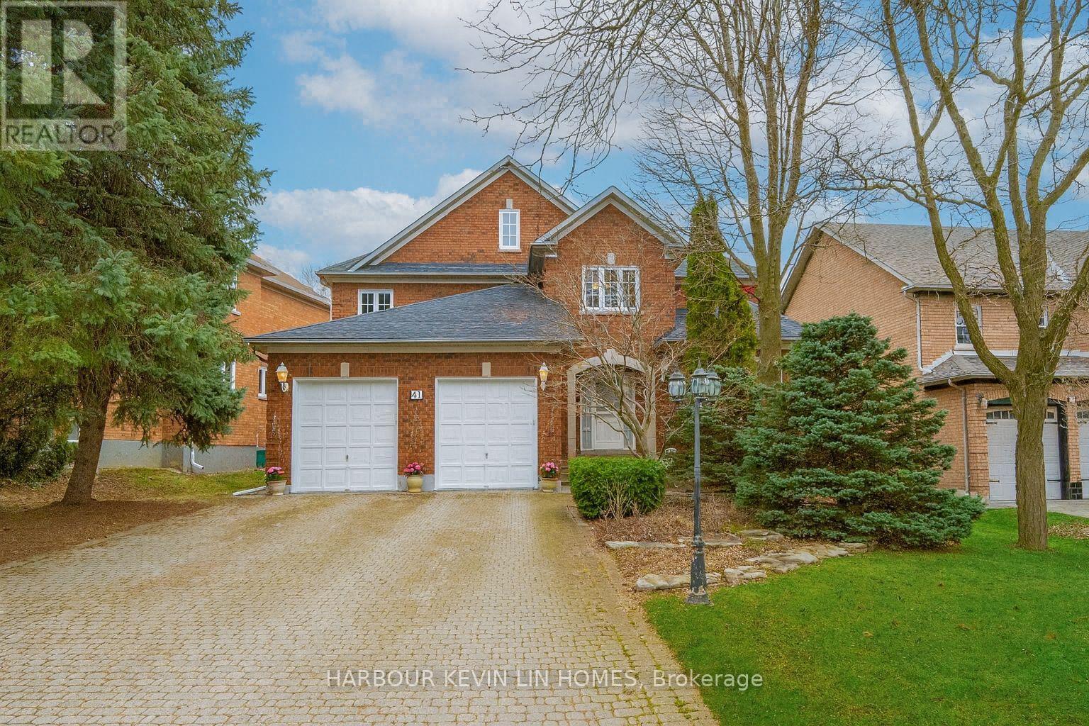 41 Montclair Rd, Richmond Hill Bayview Hill, ON L4B 2S6