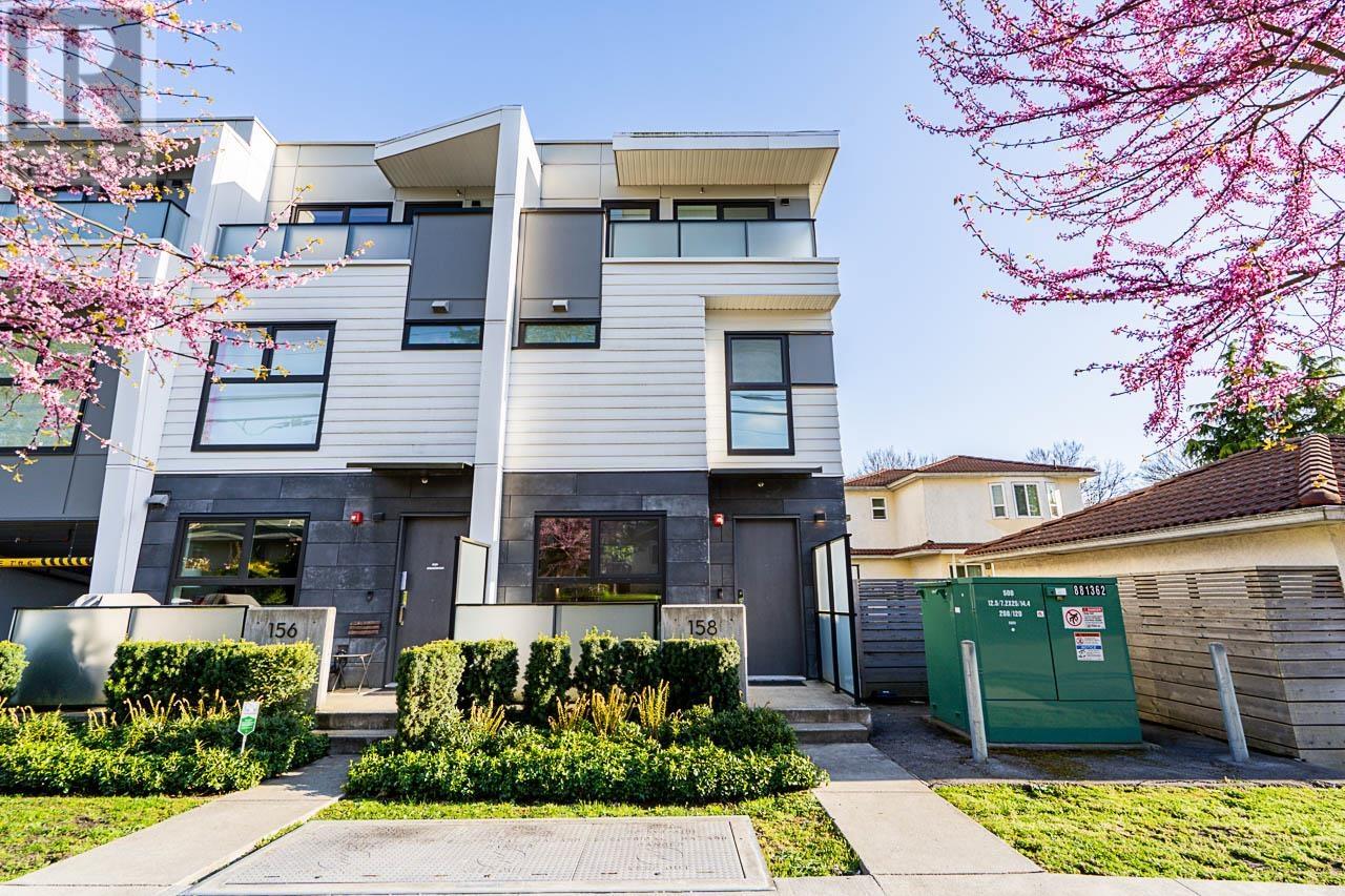 158 W Woodstock Ave, Vancouver, BC V5Y 0N1