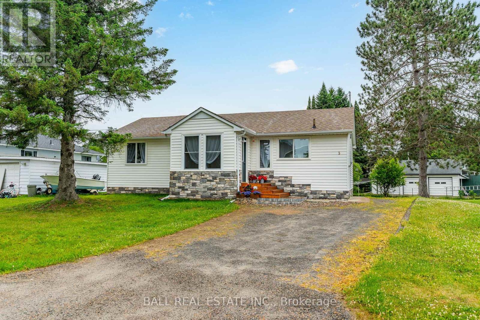 3 Larch St, Highlands East, ON K0L 1M0