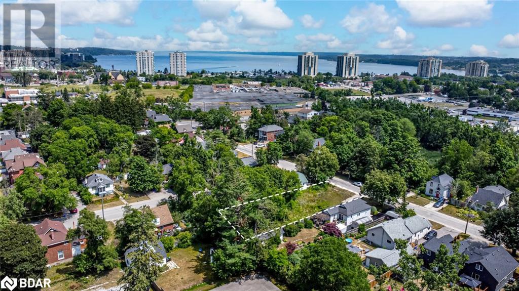 40 Perry St, Barrie, ON L4N 2G3