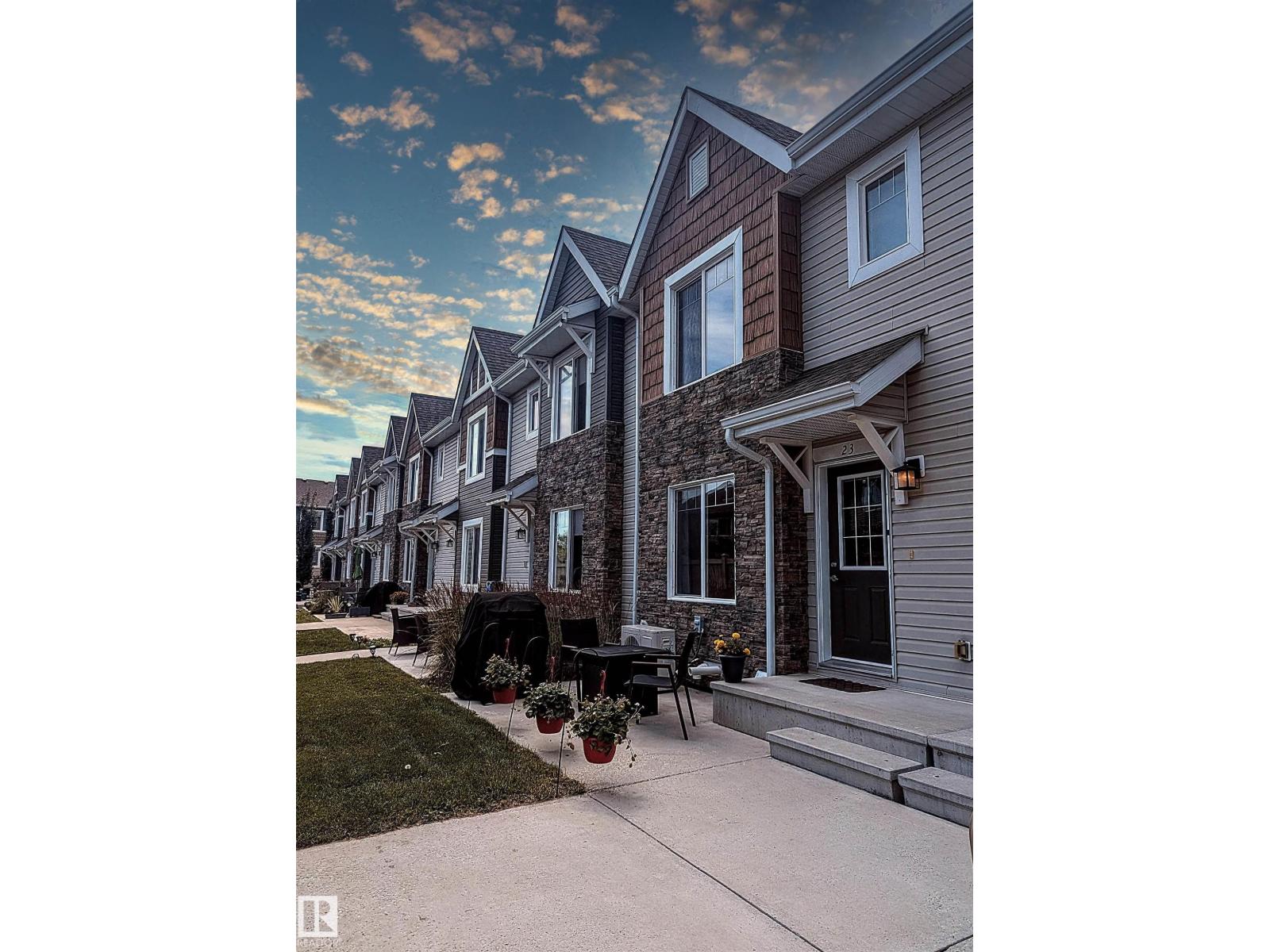 2922 Maple Way Northwest #23, Edmonton, AB T6T 1A5
