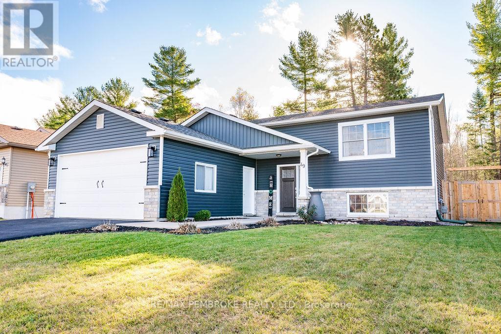 49 Dustin Dr, Petawawa, ON K8H 0G3
