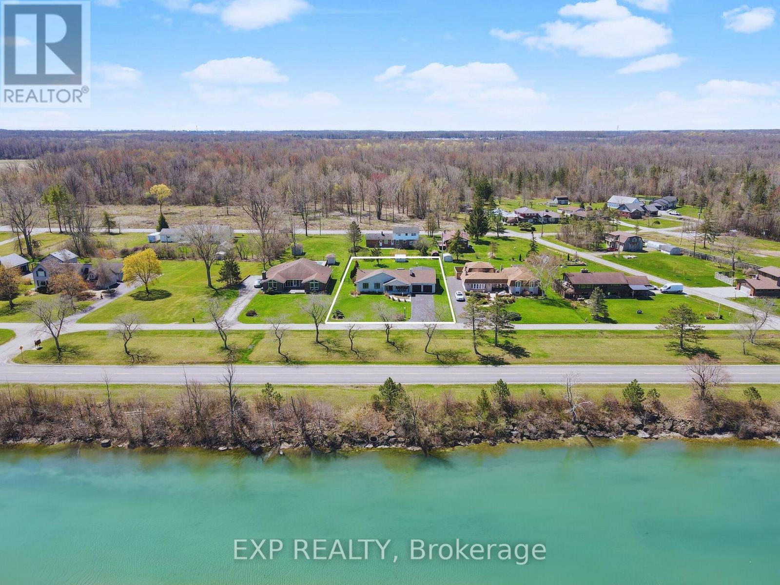 2189 Niagara Pkwy, Fort Erie, ON L2A 5M4