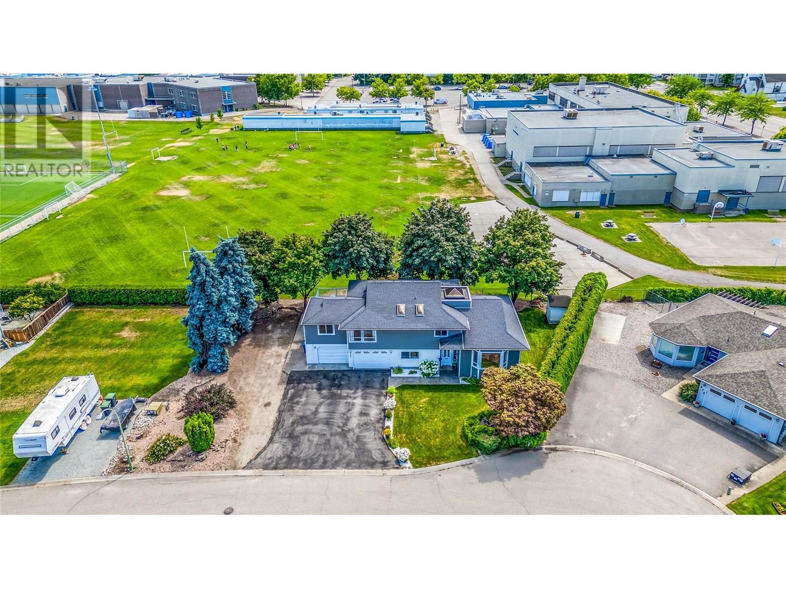 685 Richards Rd, Kelowna, BC V1X 2X5