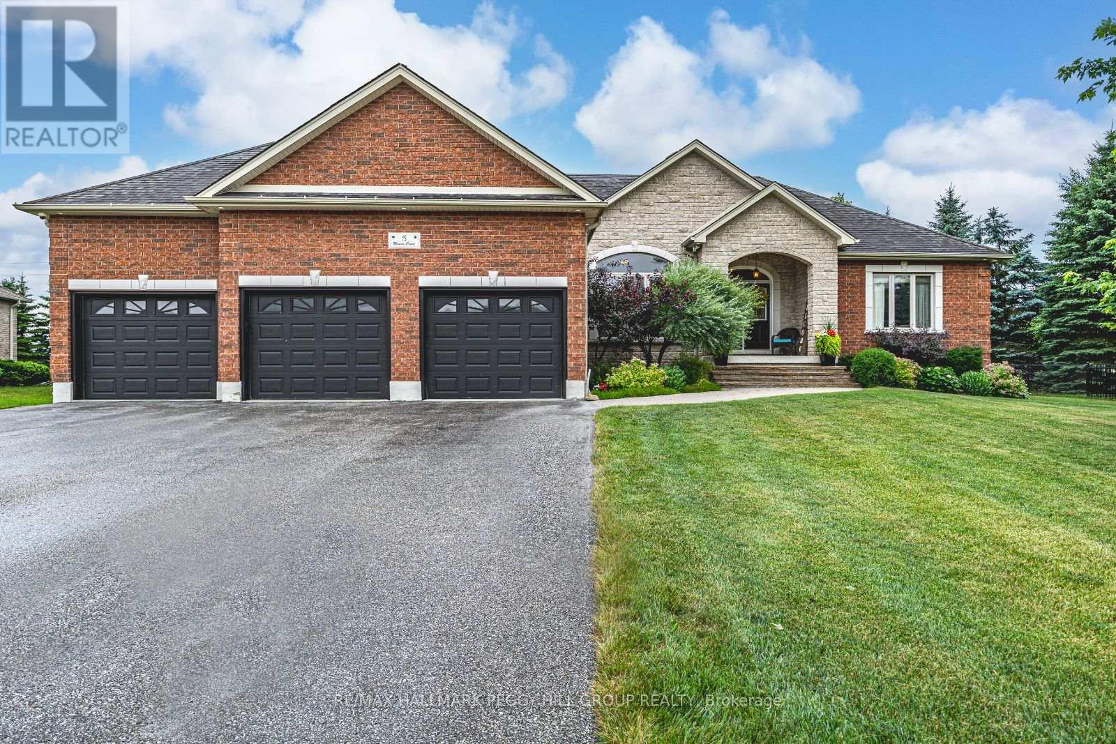 5 Munro Ct, Springwater Snow Valley, ON L9X 0H6