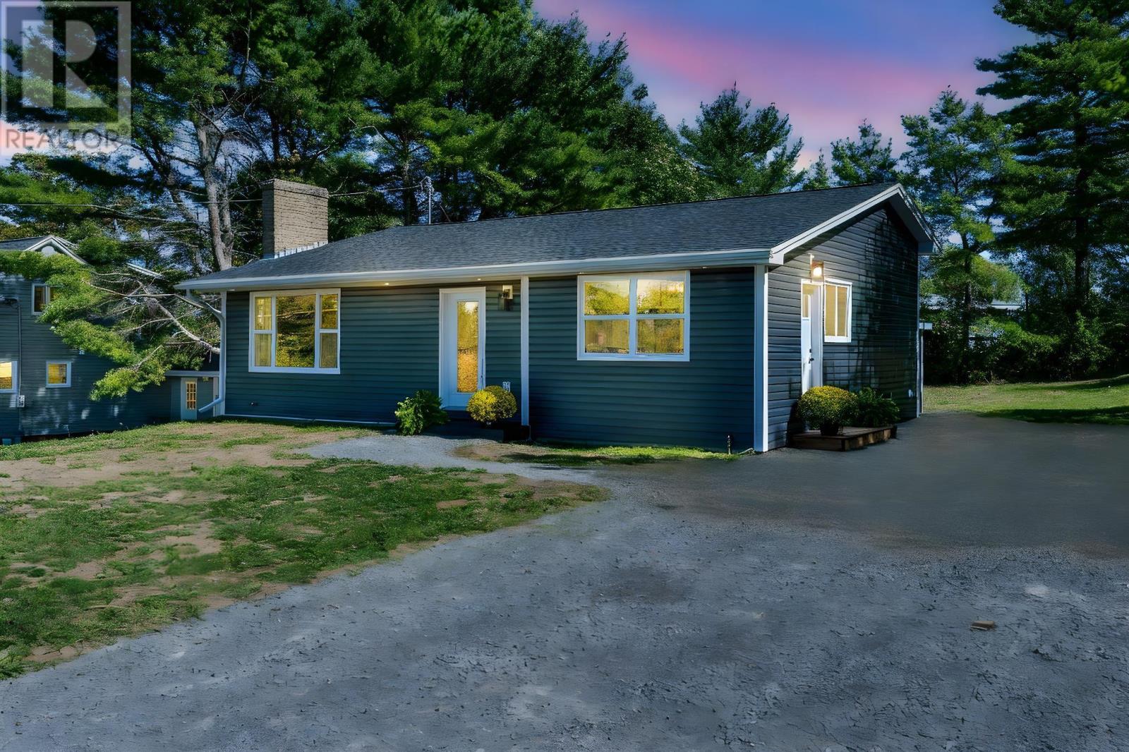 141 Campbell Ave, Windsor, NS B0N 2T0