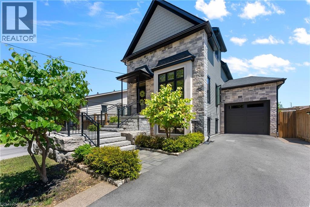 8 Stanmary Dr, St. Catharines, ON L2N 5T4