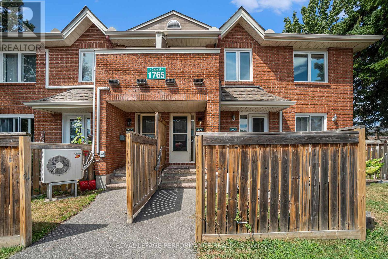 201 1765 Cabaret Ln, Ottawa, ON K4A 2H3