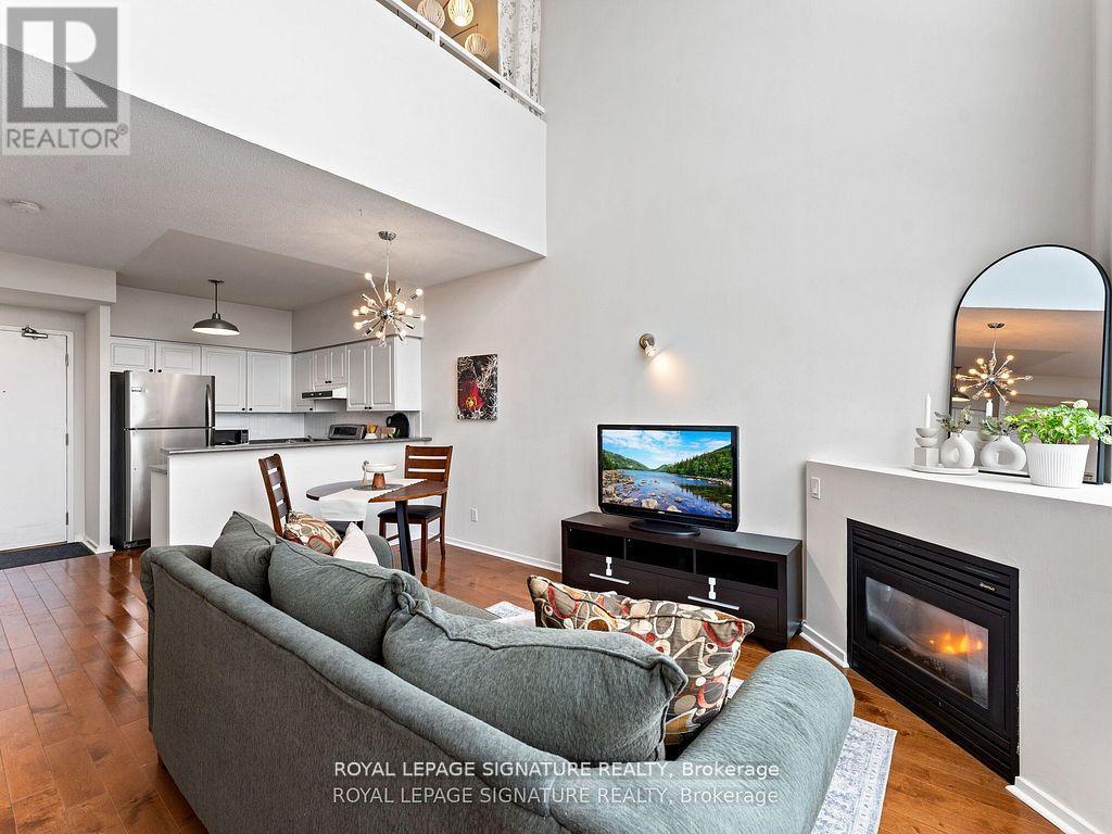 620 200 Manitoba St, Toronto, ON M8Y 3Y9