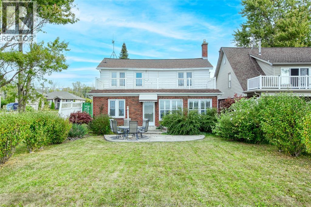 127 Lakewood Dr, Amherstburg, ON N9V 2Y8