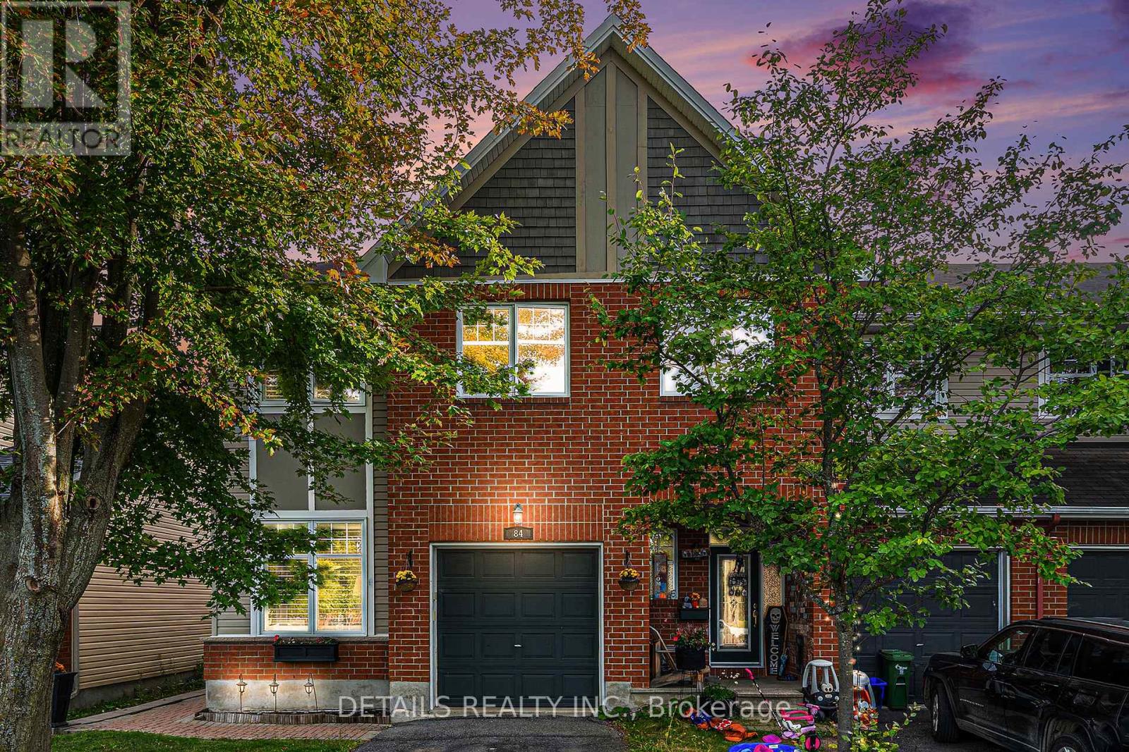 84 Waterbridge Dr S, Ottawa, ON K2G 6T3