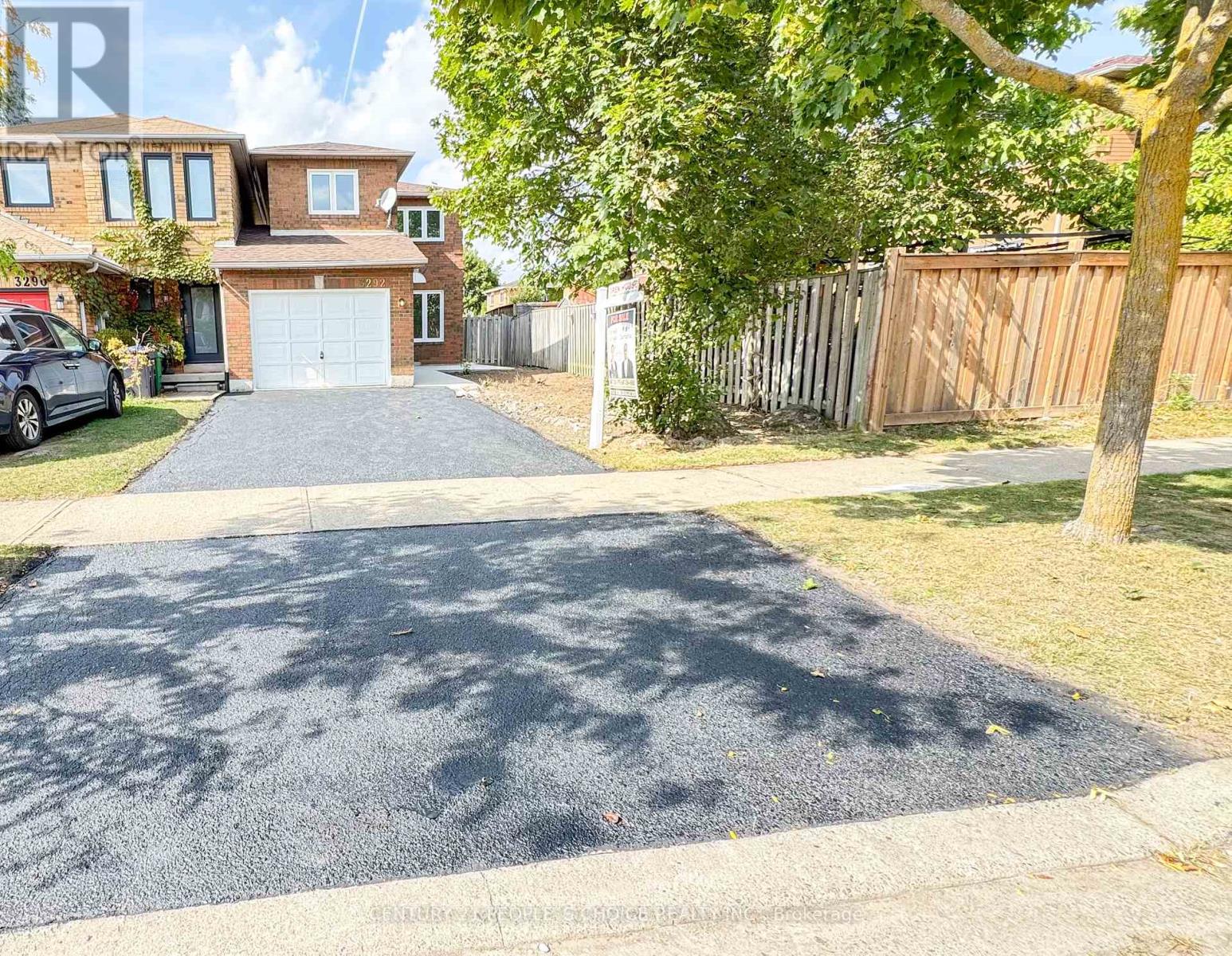 3292 Bobwhite Mews, Mississauga, ON L5N 6E9