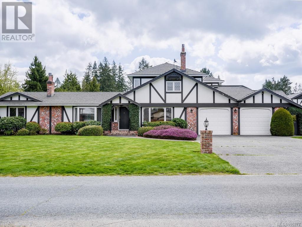 1899 Hovey Rd, Central Saanich, BC V8M 1V8