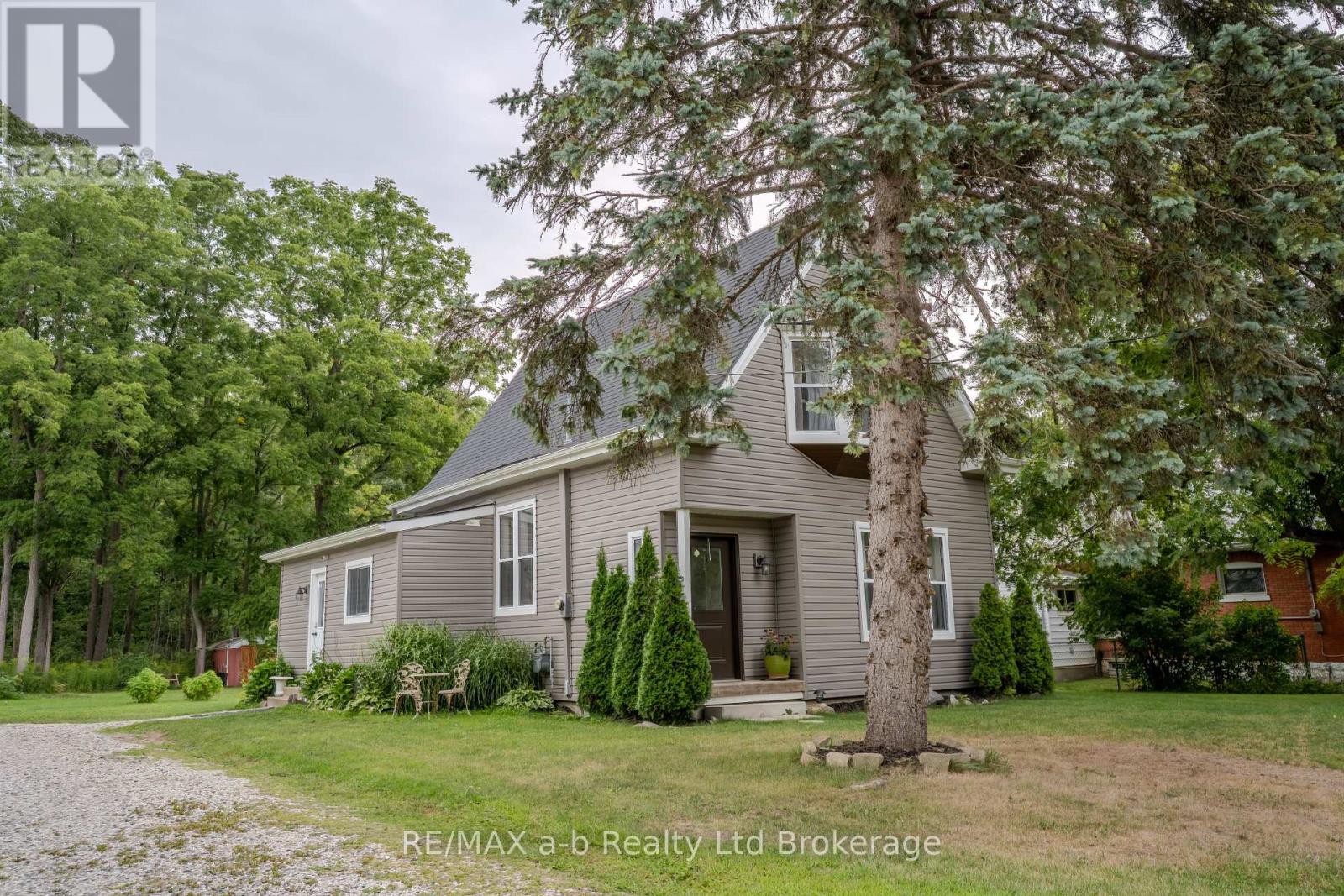 14 Old Vienna Rd, Tillsonburg, ON N4G 3C4
