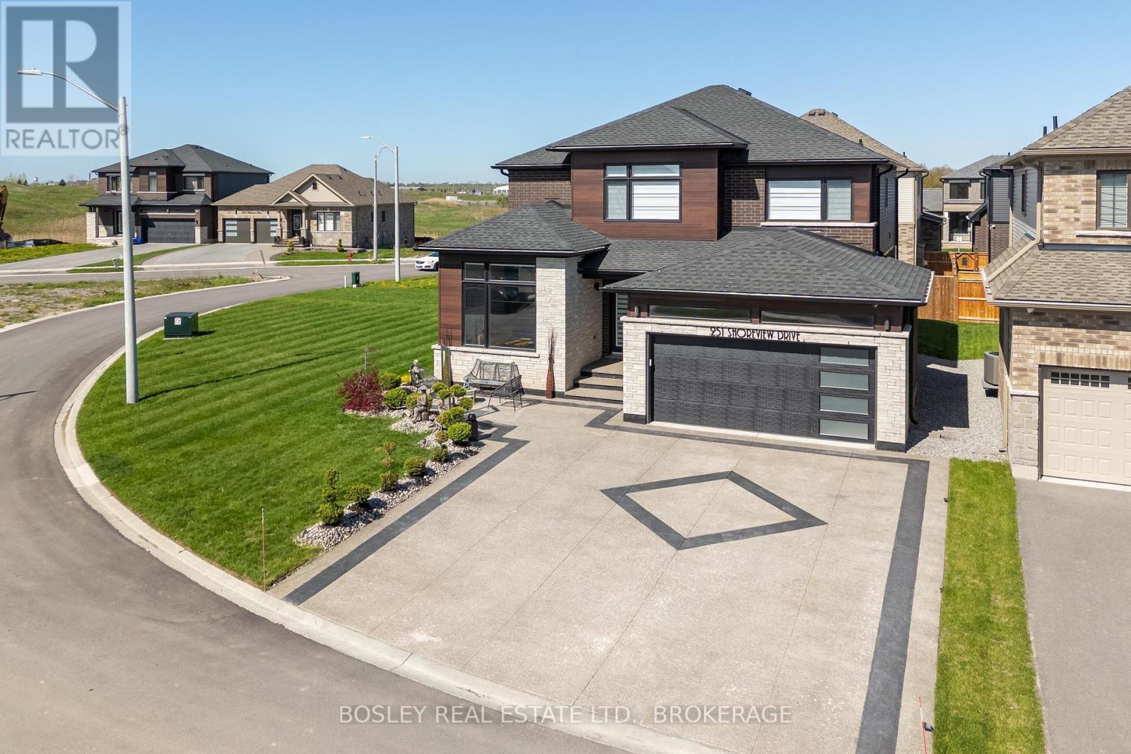 251 Shoreview Dr, Welland, ON L3B 0H3