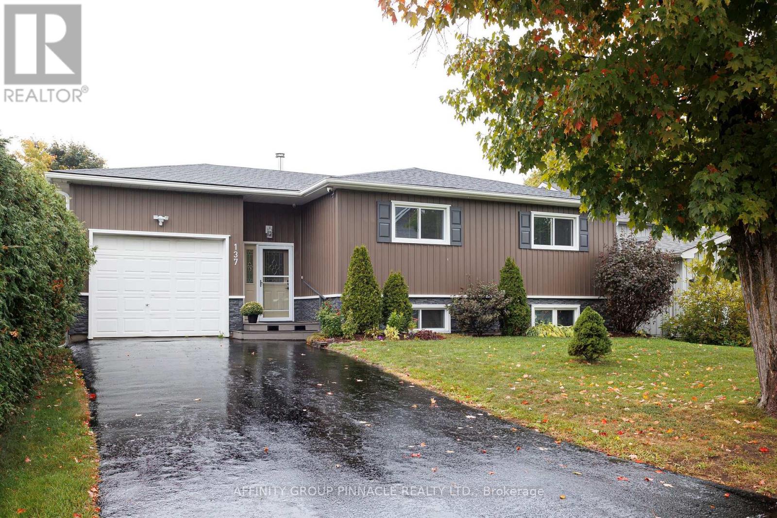 137 Queen St, Kawartha Lakes, ON K0M 1N0