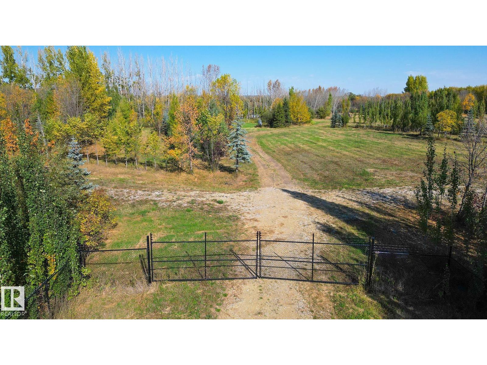 1020 Highway 16, Rural Parkland County, AB T7Z 0J6