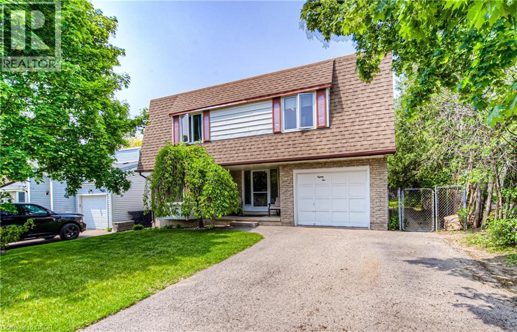 82 Roseneath Cres, Kitchener, ON N2E 1V9