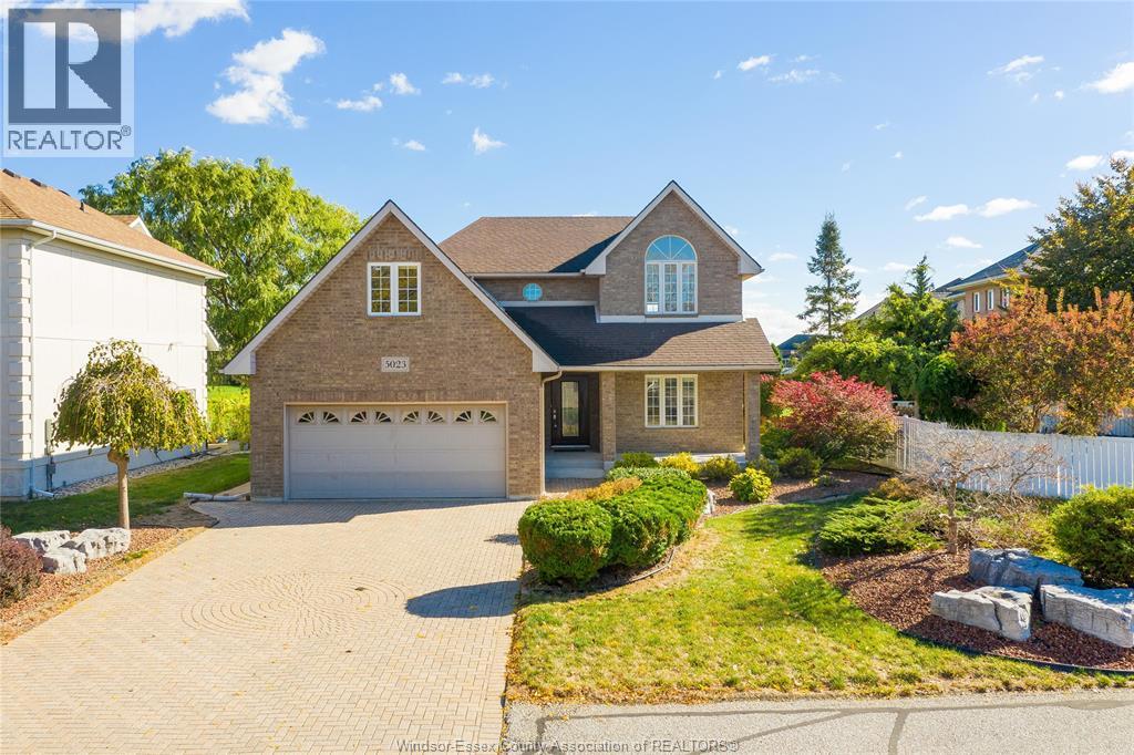 5023 Southwood Lakes Blvd, Windsor, ON N9G 2Y1