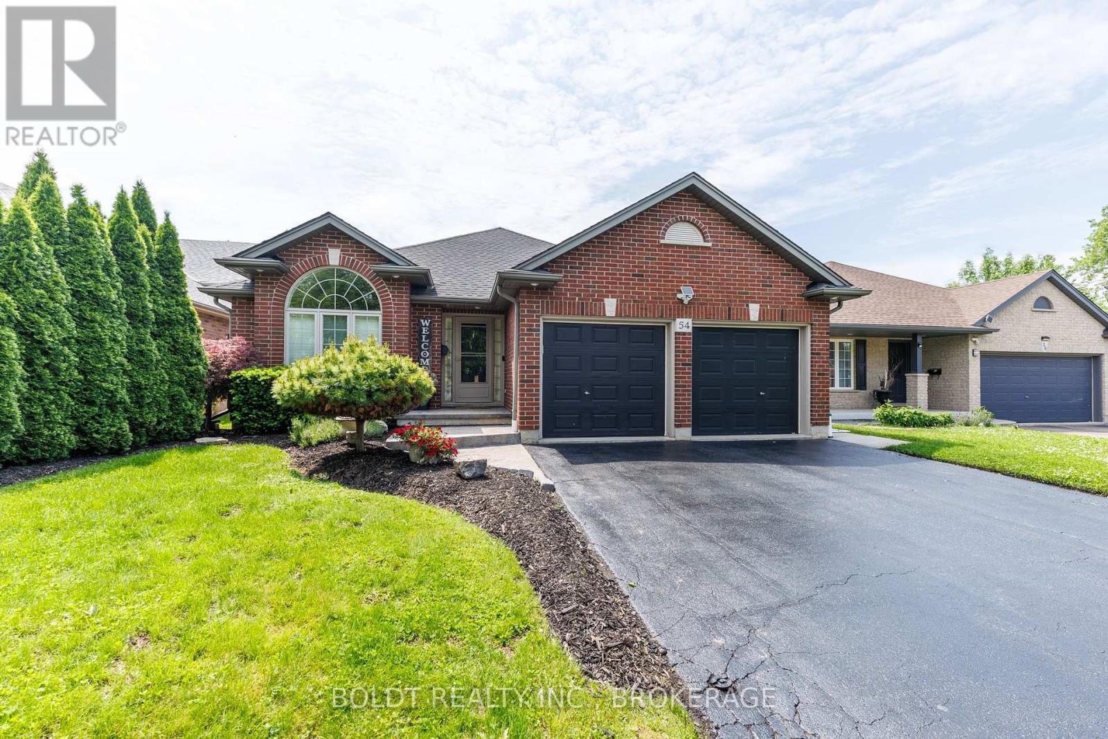 54 Briarwood Dr, St. Catharines, ON L2S 4A6