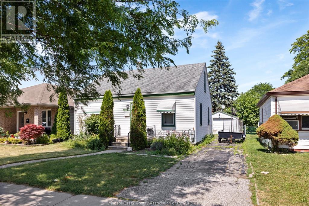 1038 Esdras, Windsor, ON N8S 2N2