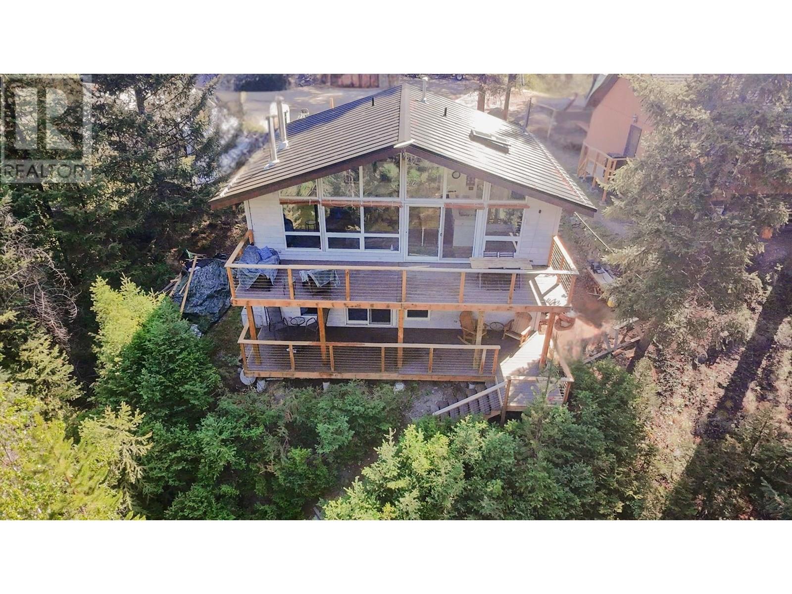 221 Prospect Dr, Princeton, BC V0X 1W0