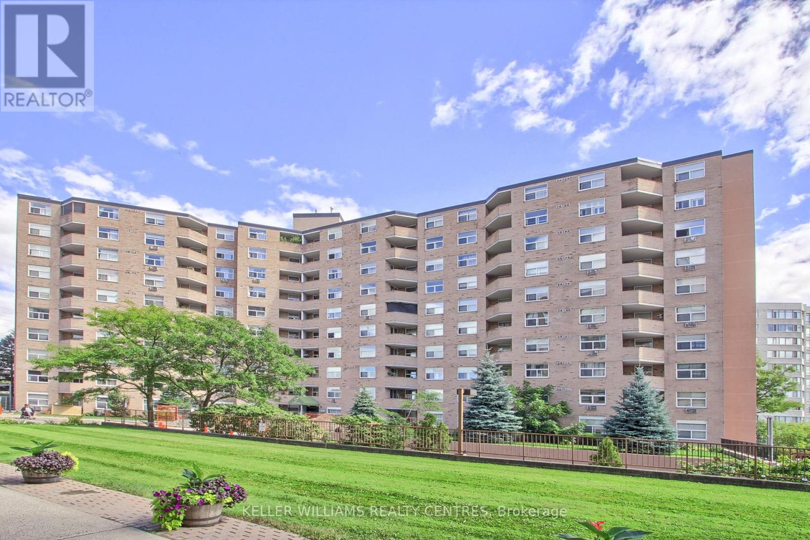 408 260 Davis Dr, Newmarket, ON L3Y 7C3