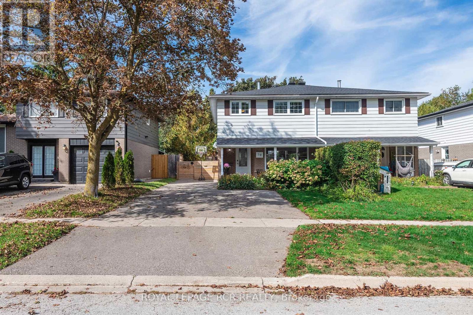 19 Carlton Dr, Orangeville, ON L9W 2X8
