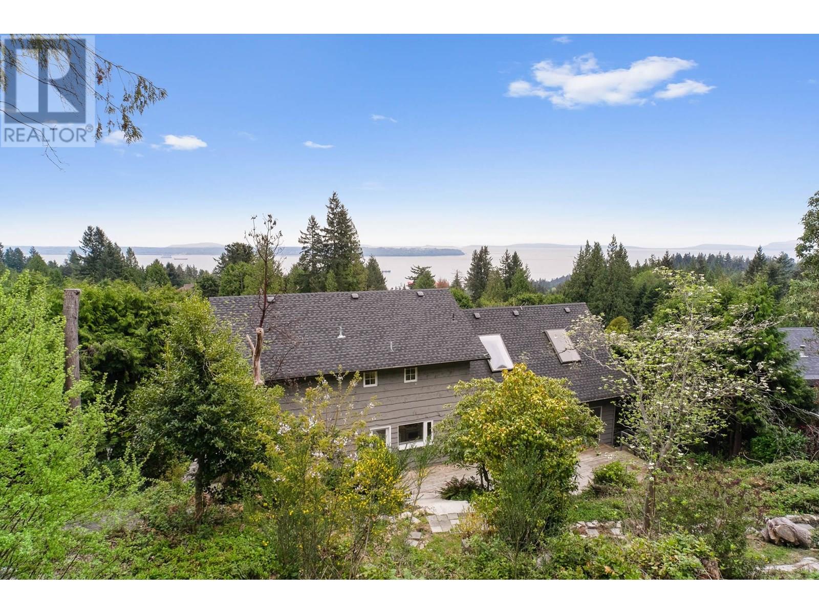 4607 Woodgreen Dr, West Vancouver, BC V7S 2V4