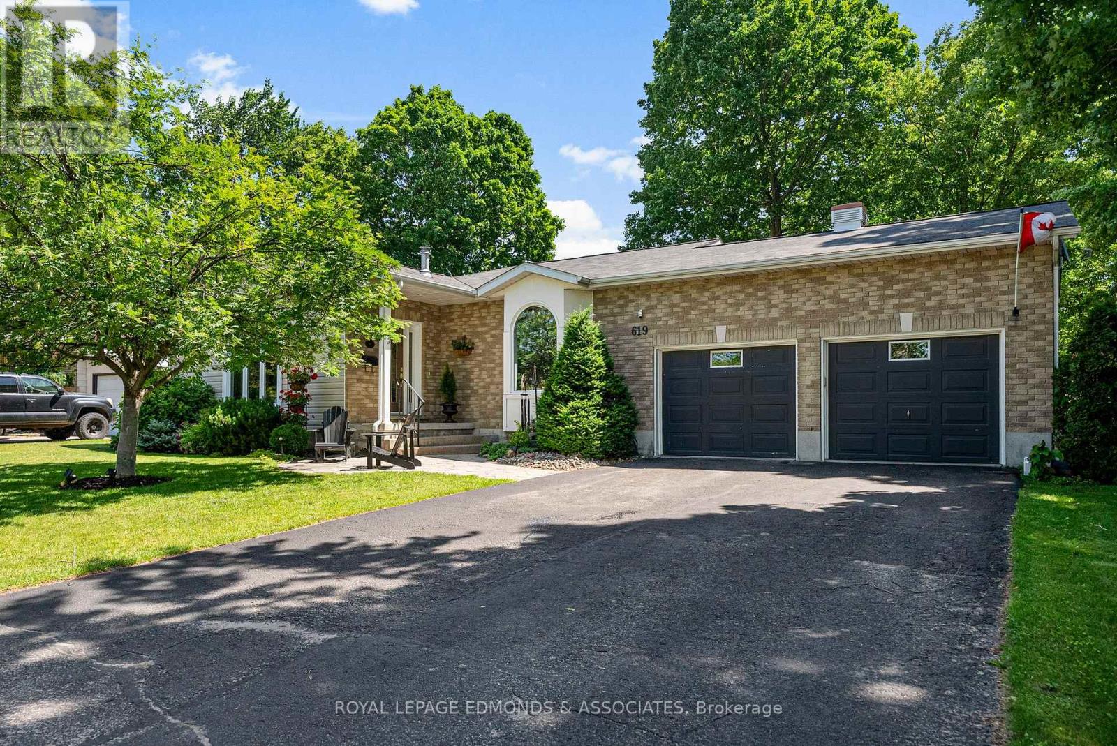 619 Cecelia St, Pembroke, ON K8A 1T6
