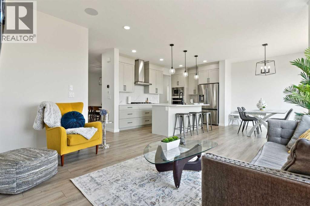 44 Magnolia Cres SE, Calgary, AB T3M 3M8