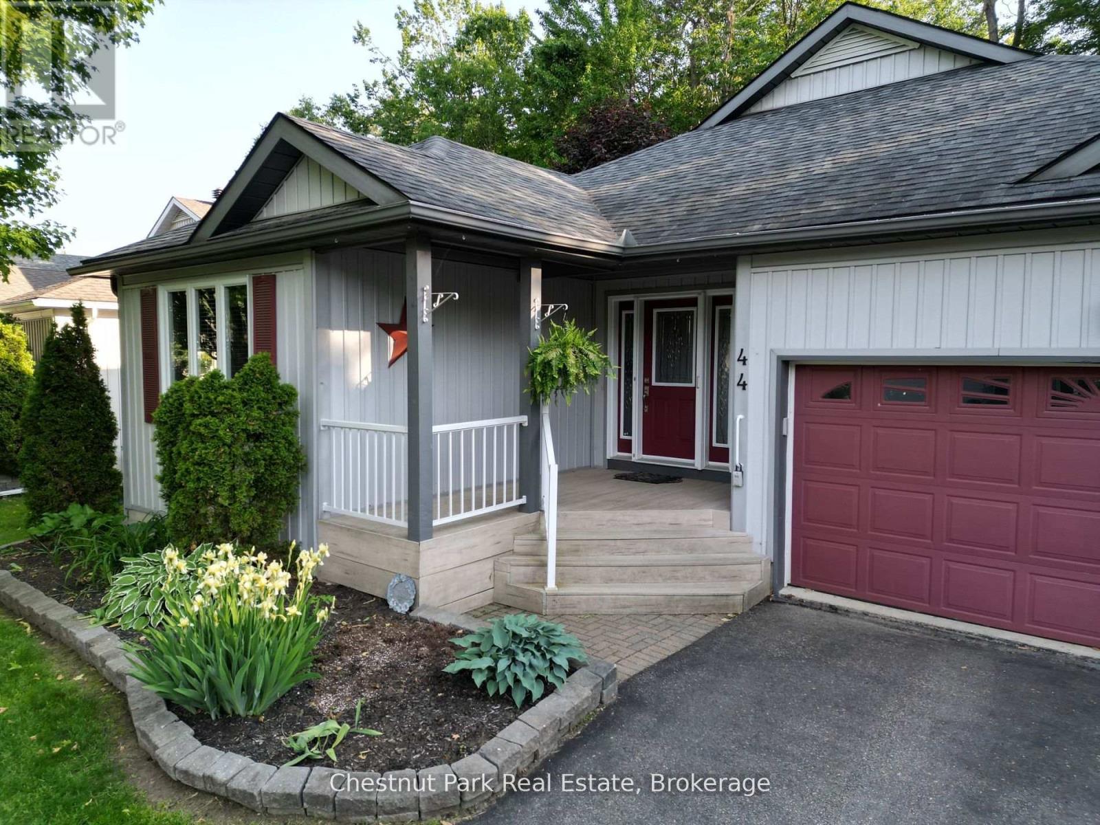 44 Springwood Cres, Gravenhurst, ON P1P 1Y8