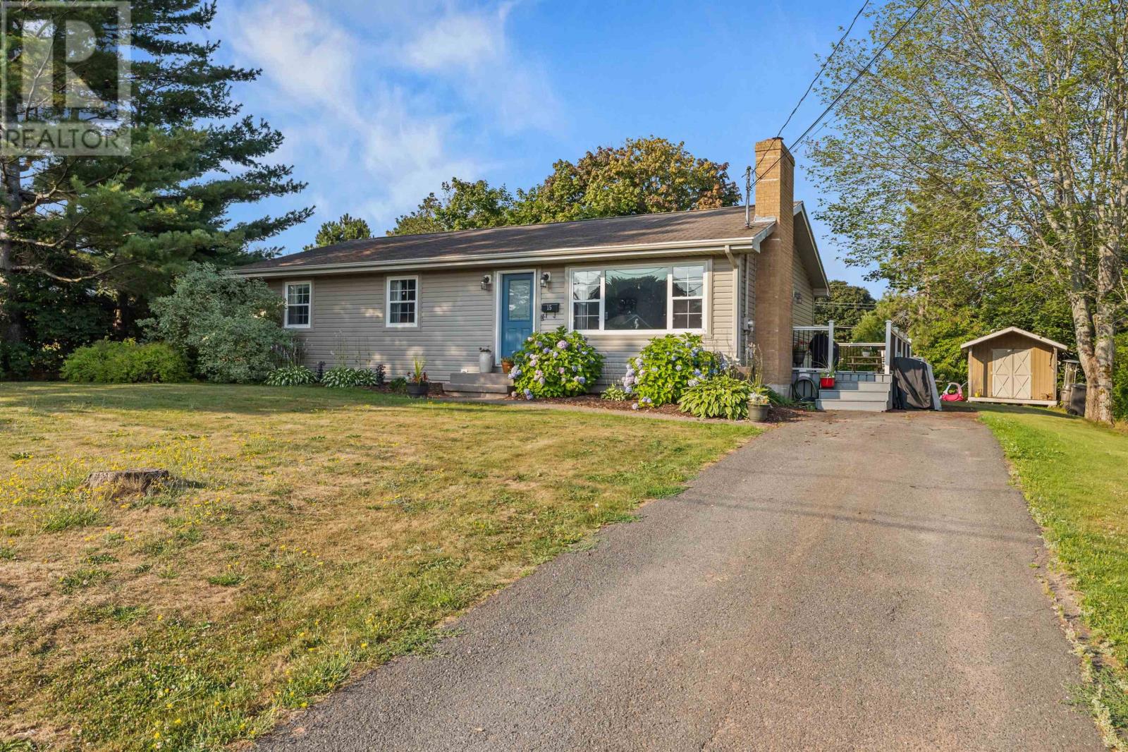 15 Marjorie Cres, Stratford, PE C1A 7T9