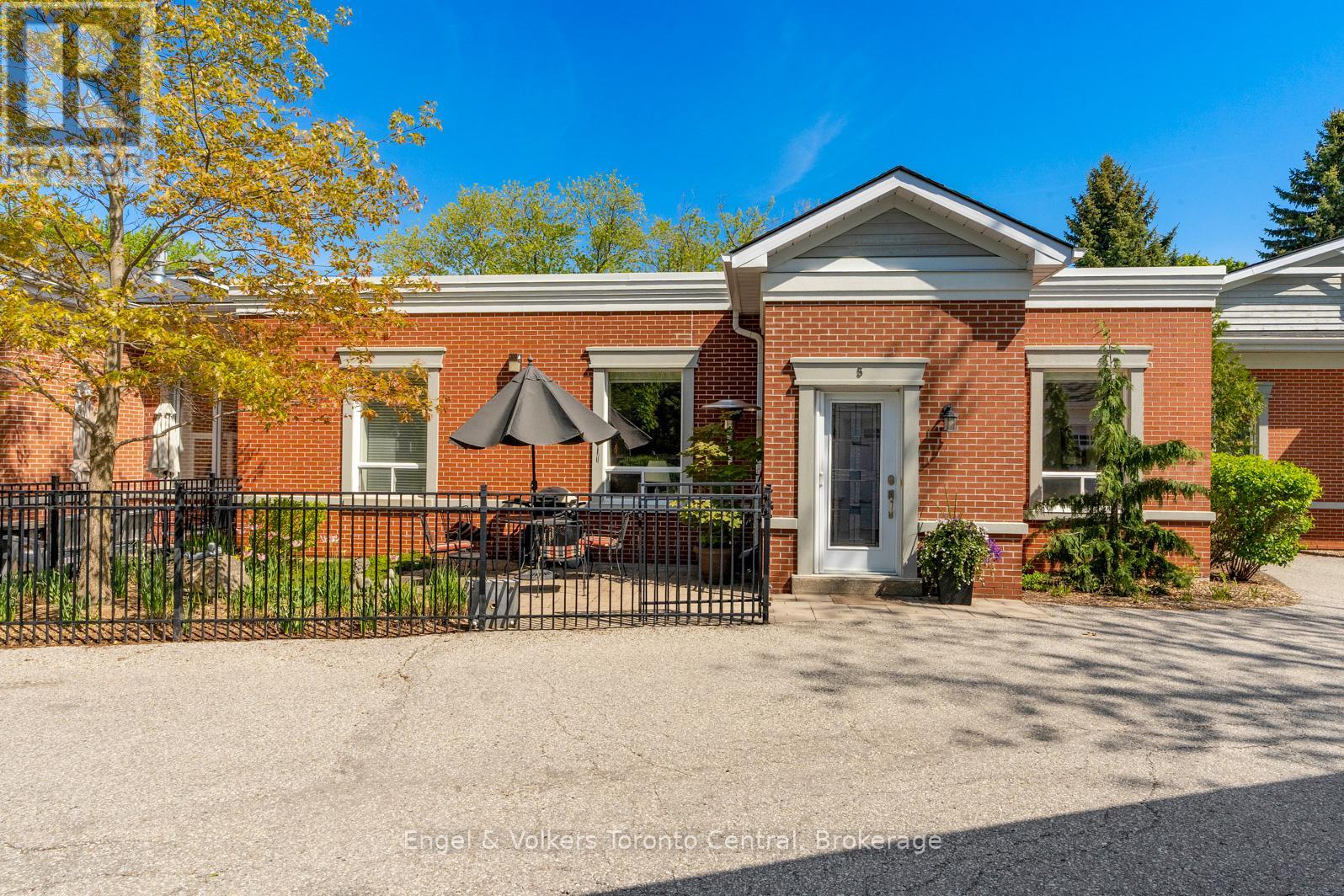5 100 Second St, Collingwood, ON L9Y 2P8