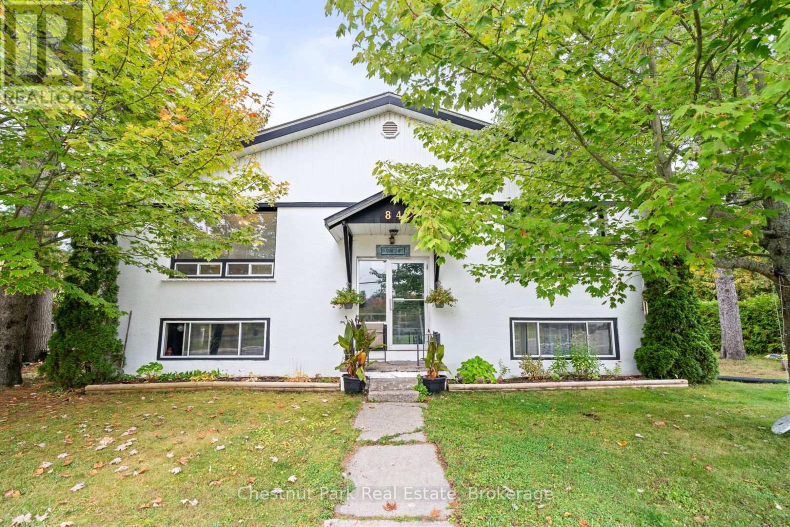 84 Hiram St, Bracebridge, ON P1L 1S6