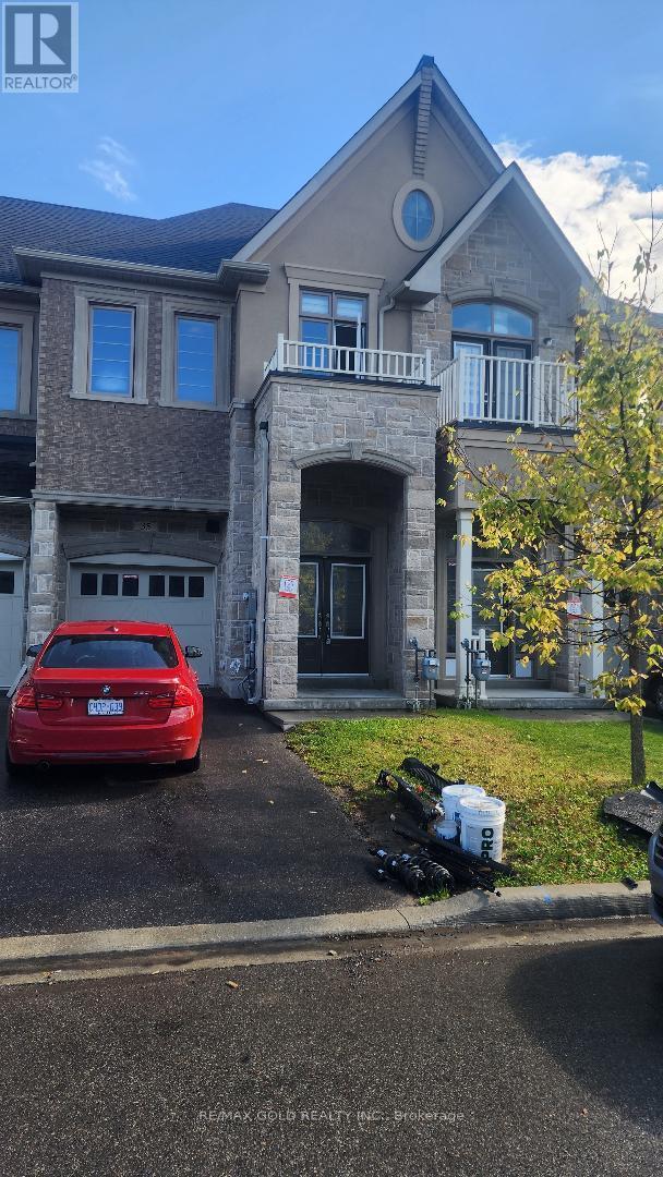 35 Dalbeattie Dr, Brampton, ON L6Y 6H7