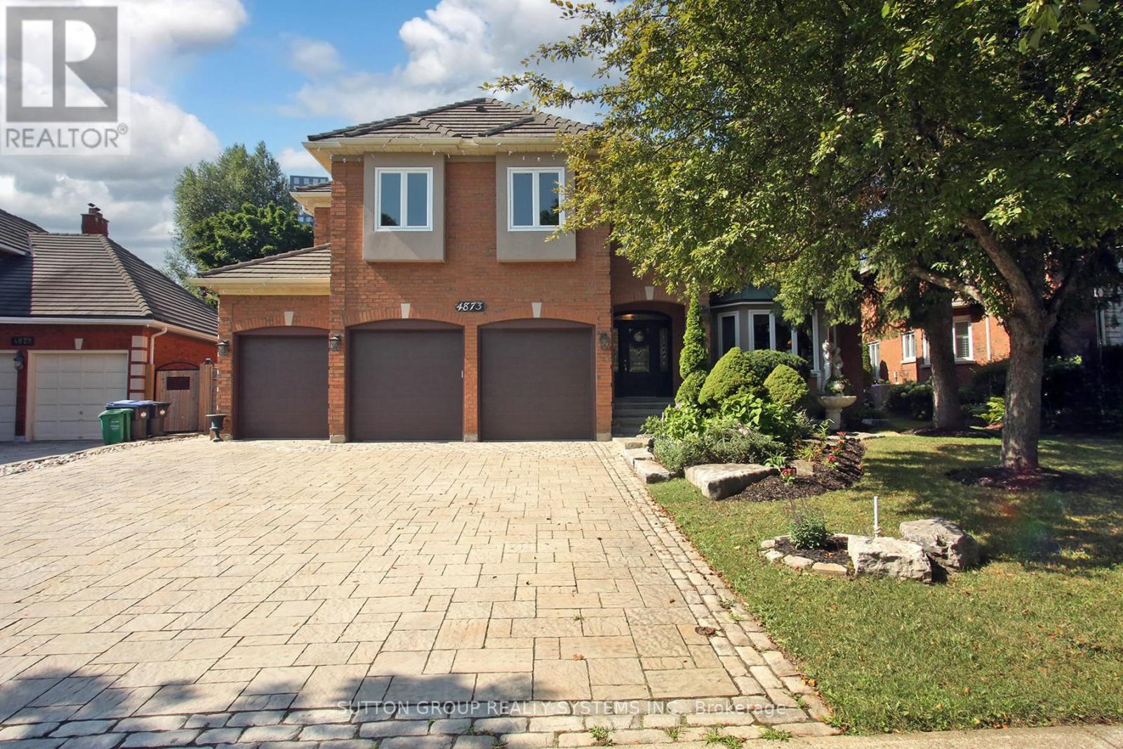 4873 Forest Hill Dr, Mississauga, ON L5M 5B1