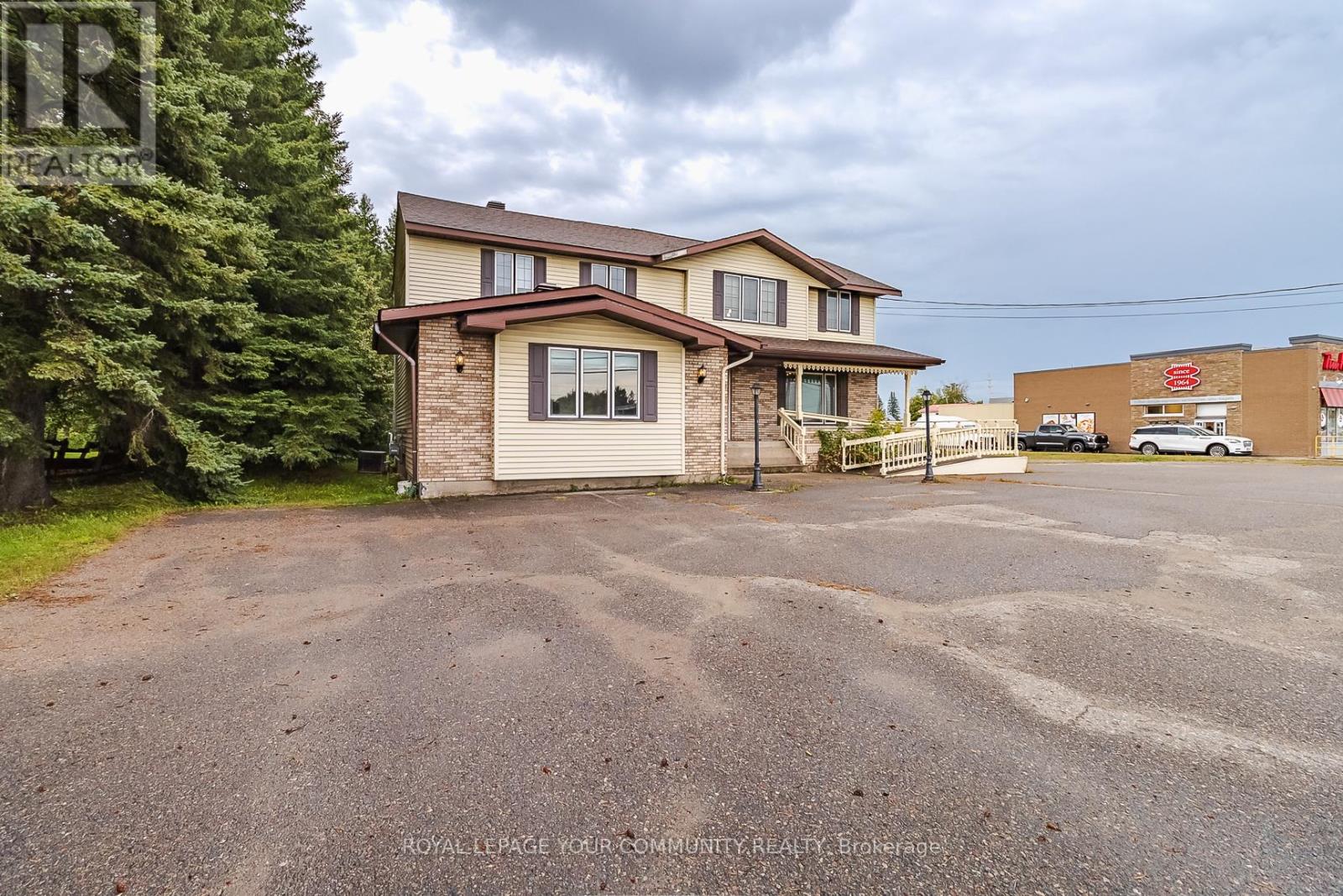 920 Great Northern Rd, Sault Ste Marie, ON P6B 0B6