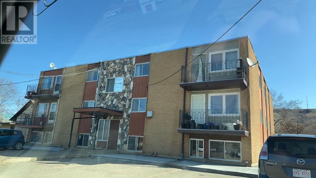 10316 101 St, Peace River, AB T8S 1K7