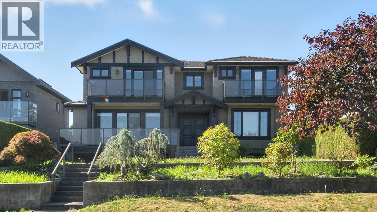 4676 Burke St, Burnaby, BC V5H 1C3