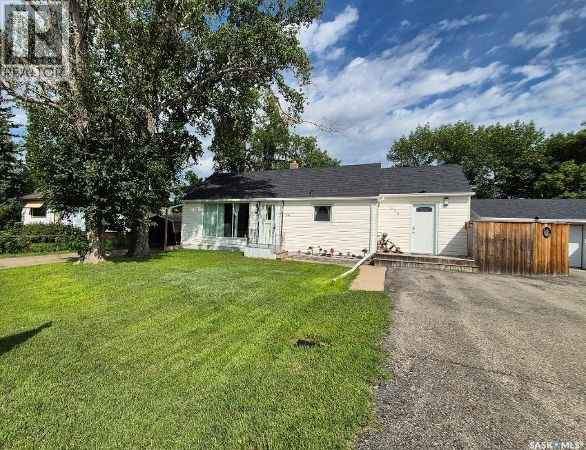 630 Short St, Bengough, SK S0C 0K0